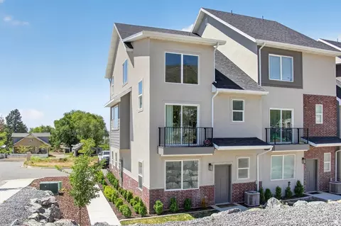 2811 S Orchard Hill Ln, Perry, UT 84302
