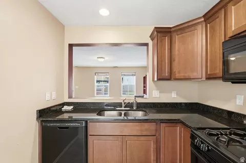 174 W Finlay Dr, Salt Lake City, UT 84115