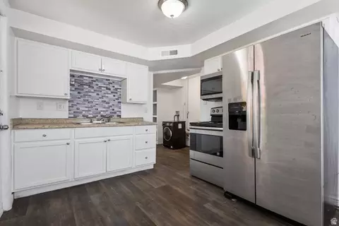 Kitchen - 2941 S Madison Ave E, Ogden, UT 84403 photo 3 of 4