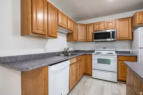 Kitchen - 2024 E Cotton Willow Ln, Holladay, UT 84117 photo 2 of 3