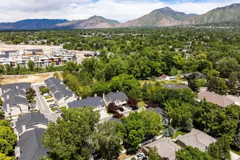 View/Area - 2024 E Cotton Willow Ln, Holladay, UT 84117 photo 5 of 9