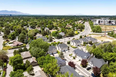 View/Area - 2024 E Cotton Willow Ln, Holladay, UT 84117 photo 7 of 9