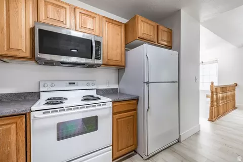 Kitchen - 2024 E Cotton Willow Ln, Holladay, UT 84117 photo 3 of 3
