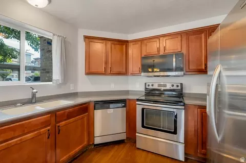 Kitchen - 117 E Calbourne Ln S #I-2, Sandy, UT 84070 photo 2 of 3