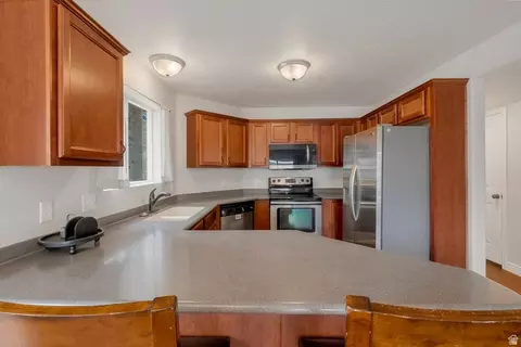 Kitchen - 117 E Calbourne Ln S #I-2, Sandy, UT 84070 photo 3 of 3