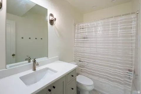 Bath - 630 E Center St, Alpine, UT 84004 photo 5 of 7