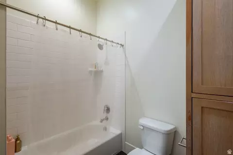 Bath - 630 E Center St, Alpine, UT 84004 photo 4 of 7