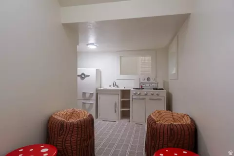 Kitchen - 630 E Center St, Alpine, UT 84004 photo 10 of 10