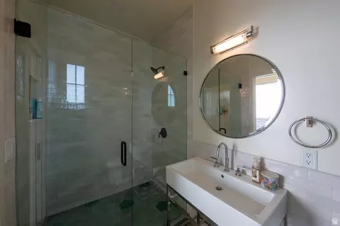 Bath - 630 E Center St, Alpine, UT 84004 photo 7 of 7