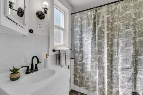 Bath - 948 E 22nd St S, Ogden, UT 84401 photo 1 of 1