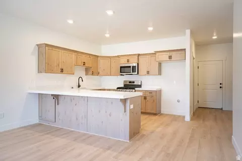 Kitchen - 478 E 650 N #73, Salem, UT 84653 photo 2 of 2