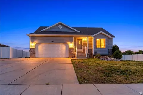 1142 E 1350 S, Clearfield, UT 84015