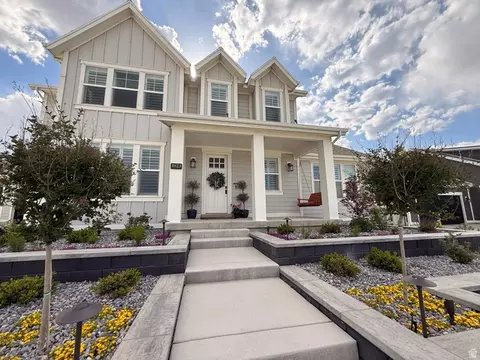 1023 S Candlelight Dr, Saratoga Springs, UT 84045