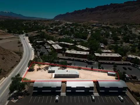 View/Area - 990 S Millcreek Dr, Moab, UT 84532 photo 3 of 5