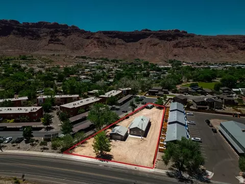 View/Area - 990 S Millcreek Dr, Moab, UT 84532 photo 4 of 5