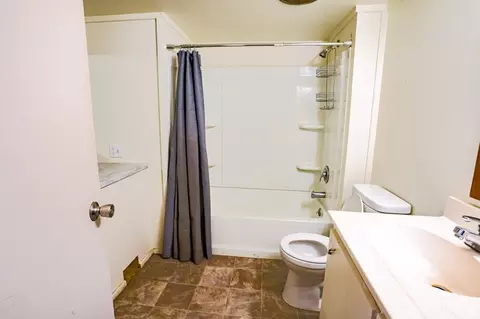 Bath - 990 S Millcreek Dr, Moab, UT 84532 photo 1 of 3