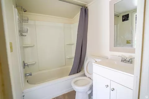 Bath - 990 S Millcreek Dr, Moab, UT 84532 photo 3 of 3