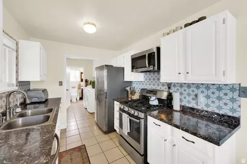 Kitchen - 395 E 6270 S, Murray, UT 84107 photo 2 of 5