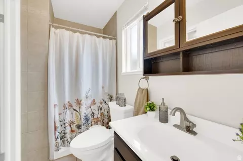 Bath - 395 E 6270 S, Murray, UT 84107 photo 2 of 3