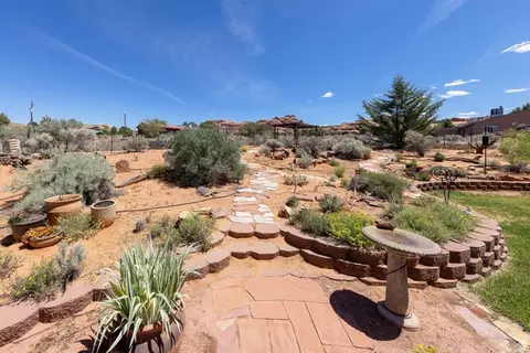 Exterior - 2154 S Rio Verde Dr, Moab, UT 84532 photo 9 of 19