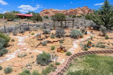 Exterior - 2154 S Rio Verde Dr, Moab, UT 84532 photo 12 of 19