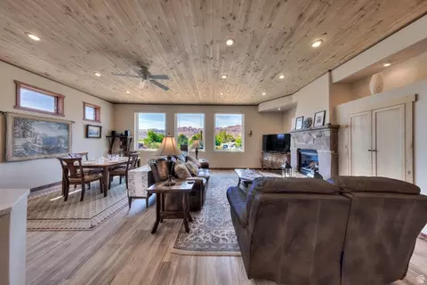 Living - 2154 S Rio Verde Dr, Moab, UT 84532 photo 3 of 6
