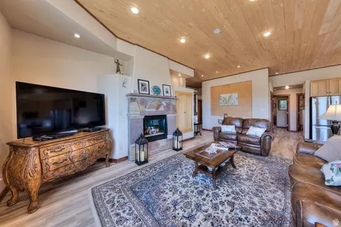 Living - 2154 S Rio Verde Dr, Moab, UT 84532 photo 4 of 6