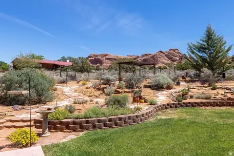 Exterior - 2154 S Rio Verde Dr, Moab, UT 84532 photo 10 of 19