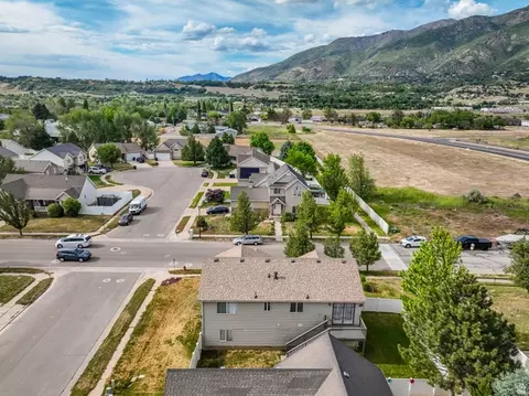 View/Area - 2061 E 7550 S, South Weber, UT 84405 photo 3 of 11