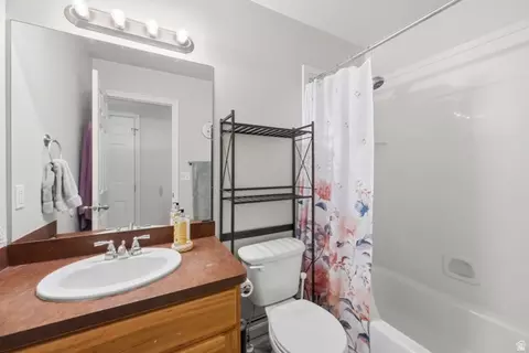 Bath - 2061 E 7550 S, South Weber, UT 84405 photo 2 of 2