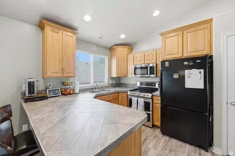 Kitchen - 2061 E 7550 S, South Weber, UT 84405 photo 1 of 2
