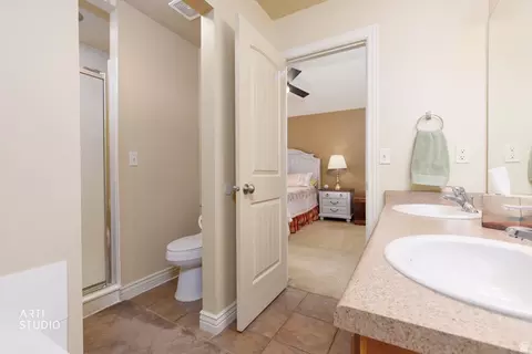 Bath - 6761 S 950 E, Midvale, UT 84047 photo 2 of 3