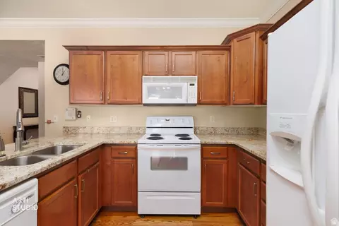 Kitchen - 6761 S 950 E, Midvale, UT 84047 photo 2 of 4
