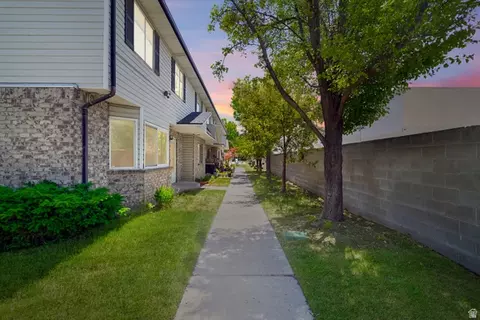 3923 W Rockwood Way #E, West Valley City, UT 84120