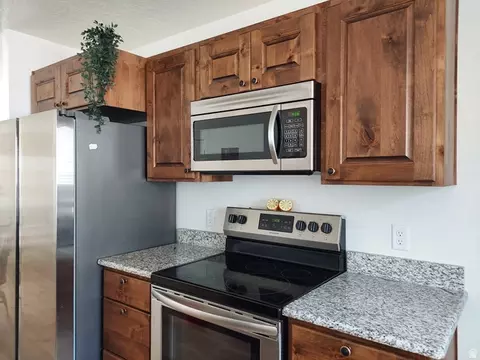 Kitchen - 3831 S Powderwood Ln, Mapleton, UT 84664 photo 3 of 3