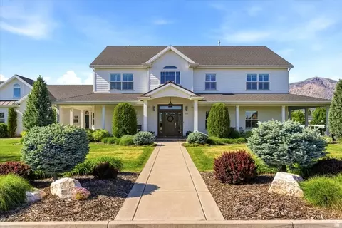 1776 Heritage Ranch Dr, Farr West, UT 84404