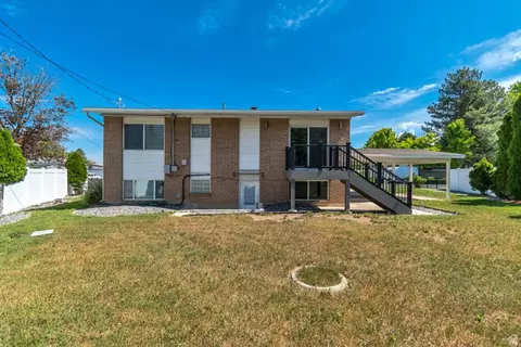 Exterior - 5440 S Dunbarton Dr E, Murray, UT 84117 photo 4 of 4