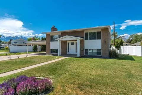 Exterior - 5440 S Dunbarton Dr E, Murray, UT 84117 photo 1 of 4