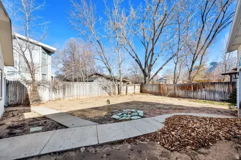 Exterior - 951 E South Fork Cir S, Sandy, UT 84094 photo 3 of 4