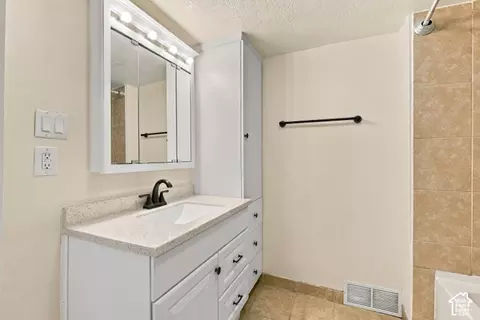Bath - 195 S 200 E, Richmond, UT 84333 photo 1 of 2