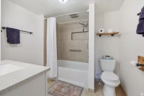 Bath - 195 S 200 E, Richmond, UT 84333 photo 1 of 3