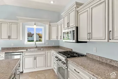 Kitchen - 195 S 200 E, Richmond, UT 84333 photo 1 of 1