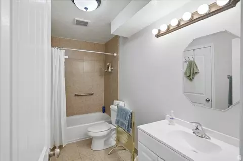 Bath - 195 S 200 E, Richmond, UT 84333 photo 3 of 3