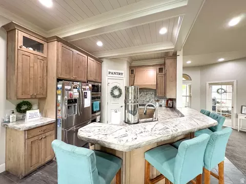 Kitchen - 175 W 1000 N, Mapleton, UT 84664 photo 4 of 8