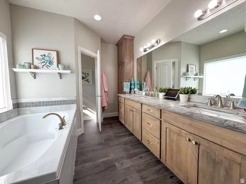 Bath - 175 W 1000 N, Mapleton, UT 84664 photo 2 of 7