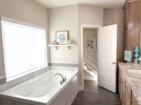 Bath - 175 W 1000 N, Mapleton, UT 84664 photo 3 of 7