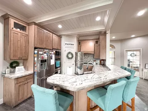 Kitchen - 175 W 1000 N, Mapleton, UT 84664 photo 2 of 8