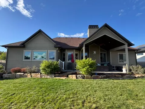 Exterior - 175 W 1000 N, Mapleton, UT 84664 photo 4 of 9