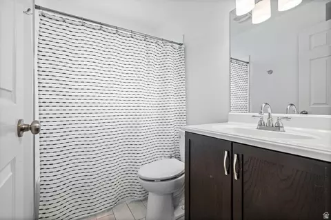 Bath - 1155 S Palisades, Orem, UT 84097 photo 3 of 4