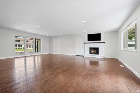 Living - 1155 S Palisades, Orem, UT 84097 photo 2 of 5